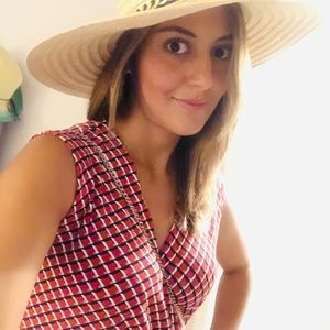 Meet your Posher, Claudia